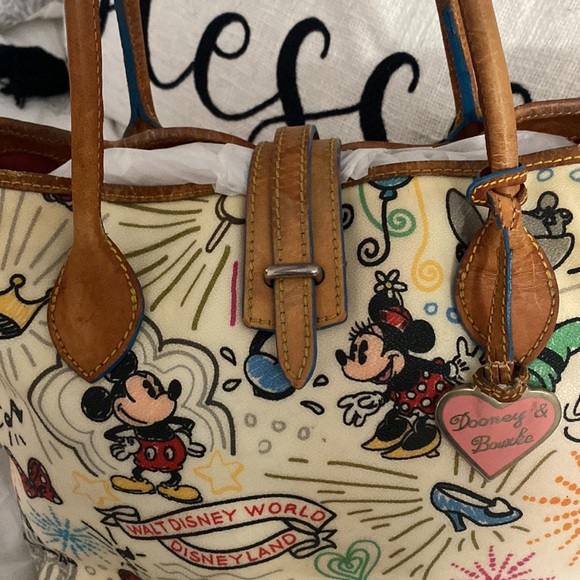 Dooney& Bourke collectors Disney park tote - Picture 6 of 11